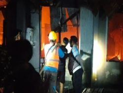 Polisi Selidiki Penyebab Kebakaran Kantor PT KSP Agro di Belitang Sekadau