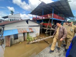 Warga Selamat dari Insiden Rumah Roboh di Pontianak Barat Saat Sedang Dengarkan Radio