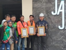 Pemkot Bekasi Abai Perbaikan Jalan, Gen Burgeract Tambal Jalan