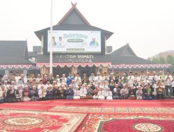 Di Tengah Kemarau dan Kabut Asap serta Karhutla, Bupati Barut Shalahuddin, Bersama Warga Menengadah Memohon Hujan Kepada allah SWT