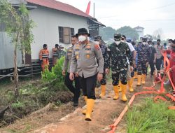 Atasi Karhutla, Kapolda Kalsel Bersama Wamenko Pangan dan Forkopimda Tinjau Langsung Posko Tegal Arum