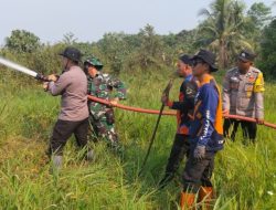Kapolres Tabalong Turun Langsung Padamkan Karhutla, Tiga Lokasi Terbakar