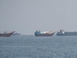 Kapal Dagang Diserang di Selat Hormuz