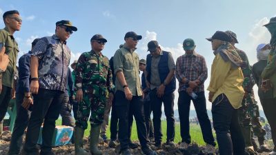 Komite Gabungan Mitigasi dan Penanganan Interaksi Negatif Gajah Sumatera, menyalurkan sepuluh sumur bor dan embung penampung air di Taman Nasional Way Kambas (TNWK), Lampung Timur, Lampung. (FAKTANASIONAL/HO).