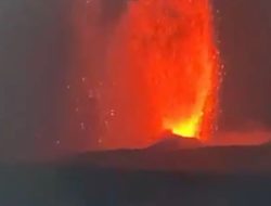 Kronologi Erupsi Gunung Anak Krakatau