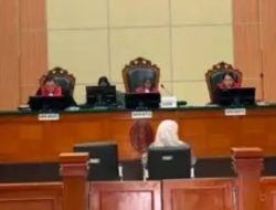 Hakim Tegur Tim Hukum Dokter Tifa soal Bukti Digital di Sidang Ijazah Jokowi