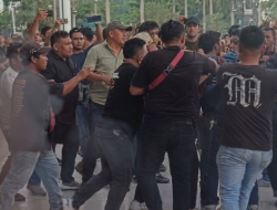 Kapolresta Pontianak Melihat dan Membiarkan Mahasiswa Dipukuli dan Ditendangi OTK