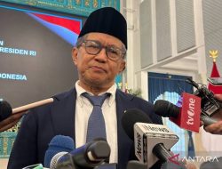 Rocky Gerung Minta Gibran Mundur Usai Putusan MK soal Ijazah, Soroti Dampak Politik ke DPR
